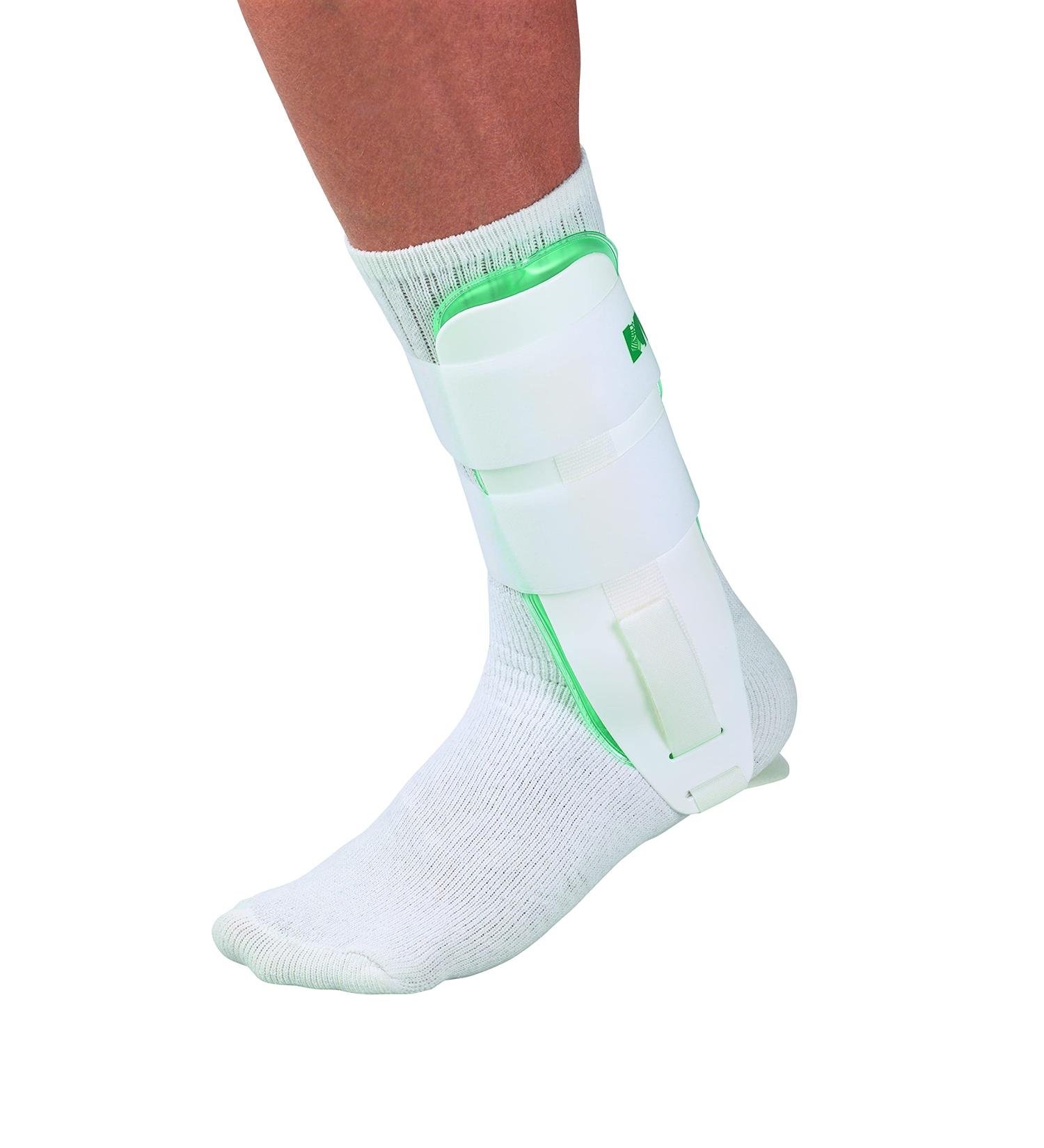 MUELLER Gel Ankle Brace with Cold Therapy - One Size Fits Most - International Shipping Available - Buy Online on GoSupps.com