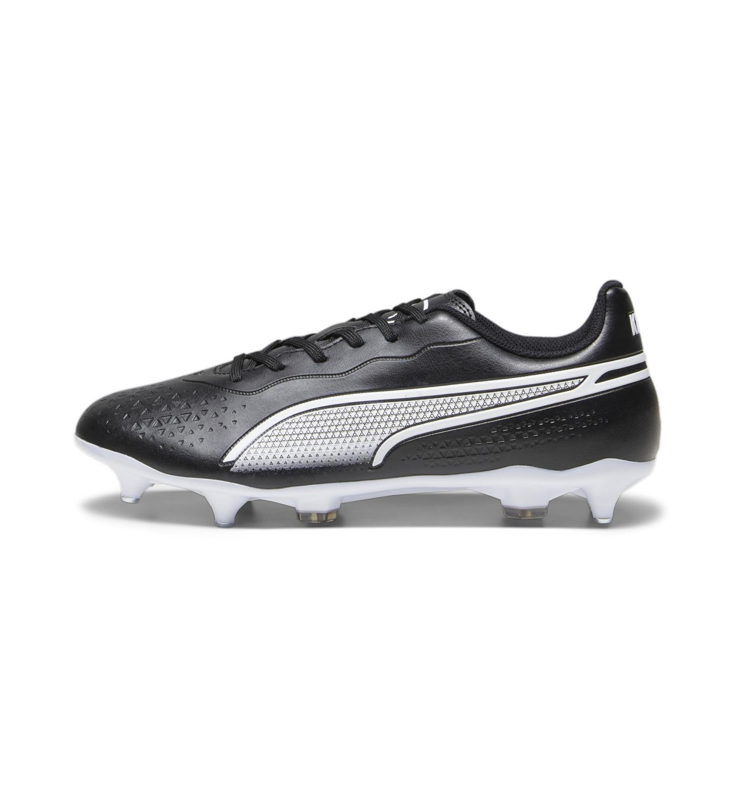 PUMA Unisex King Match MXSG Soccer Shoe - 42 EU | Puma Black & White - International Shipping Available - Buy Online on GoSupps.com