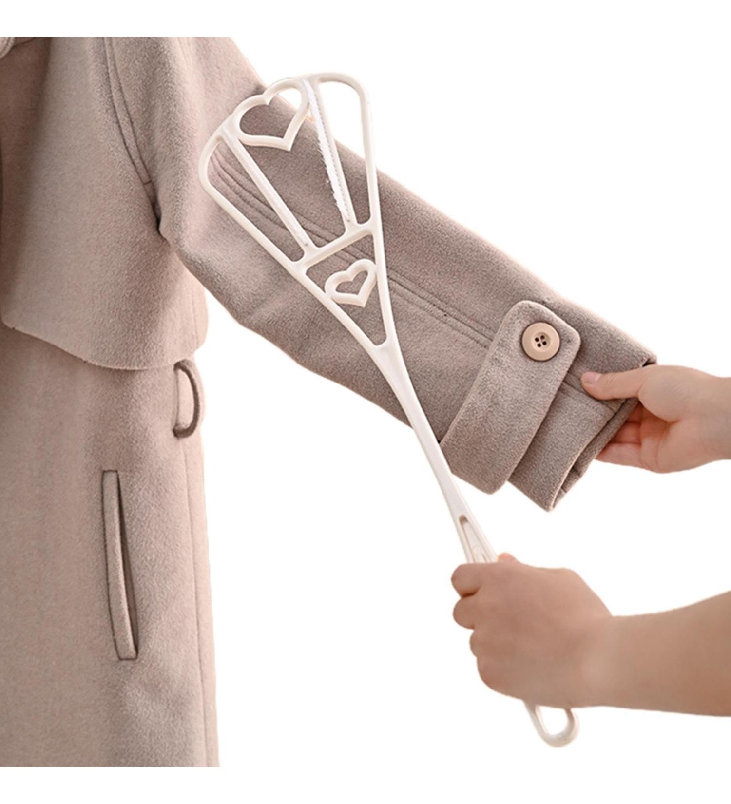 Rug Beater | Dust Removal Racket Manual Quilt Duster with Long Handle | Space Saving Dust Removal Beat Tool Flexible Manual Quilt Duster for Carpet Quilt Clothing and Curtains Lvtfco - Buy Online on GoSupps.com