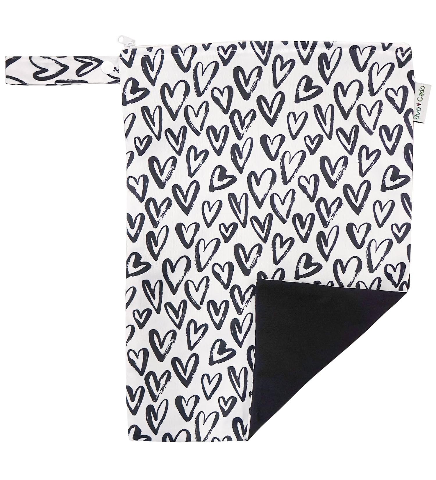 AVO + CADO NASSPACH UNO (m) - patterned - water and odor -sealing - size: 29 x 40 cm - swimming pouches laundry bag diaper bags cultural bags (hearts)