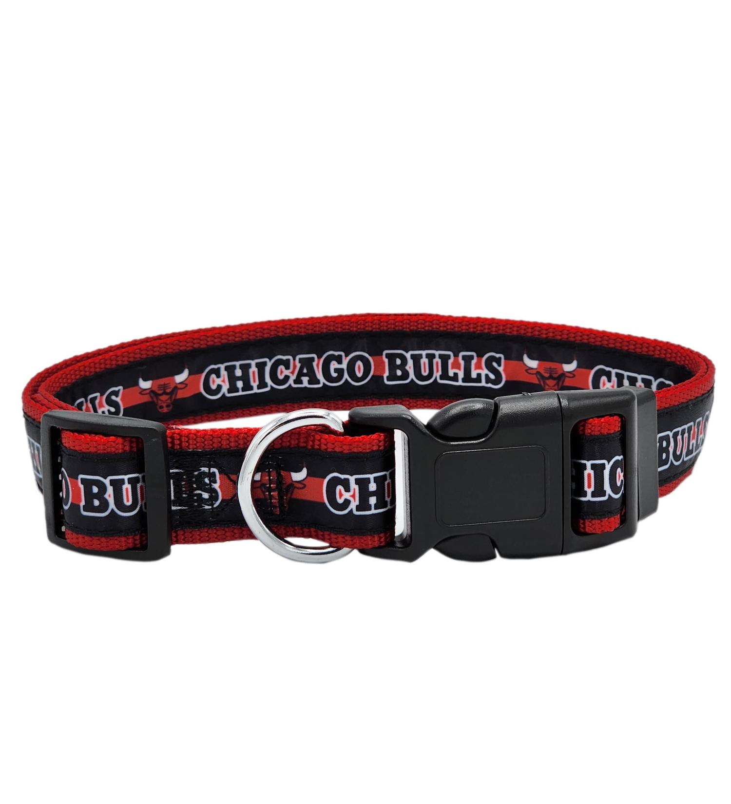 NBA PET collar chicago bulls dog collar size S basketball team neck band for dogs & cats a shiny and colorful dog and cat neck band licensed by the NBA