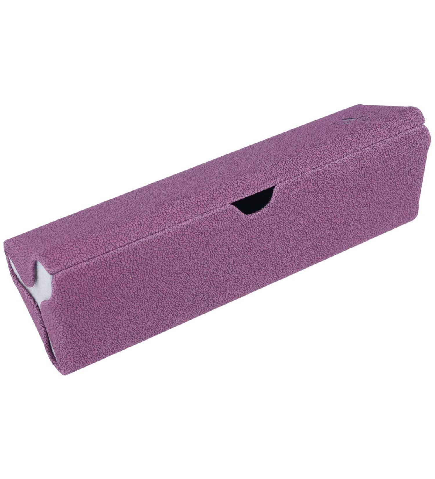 finely patterned triangular glasses case "Cassis Rocky" with embossing in purple
