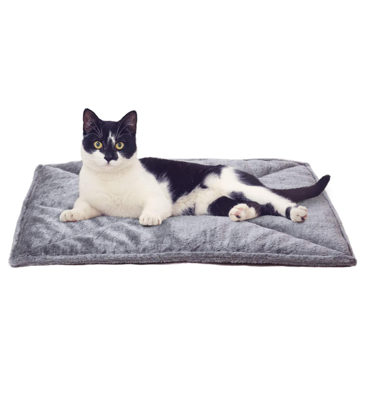 Furhaven Quilted Faux Fur Gray Small ThermaNAP Bed Pad for Dogs & Cats - Cozy Blankets, Self-Warming Bed Pads, Absorbent Towel Rugs & More - Buy Online on GoSupps.com