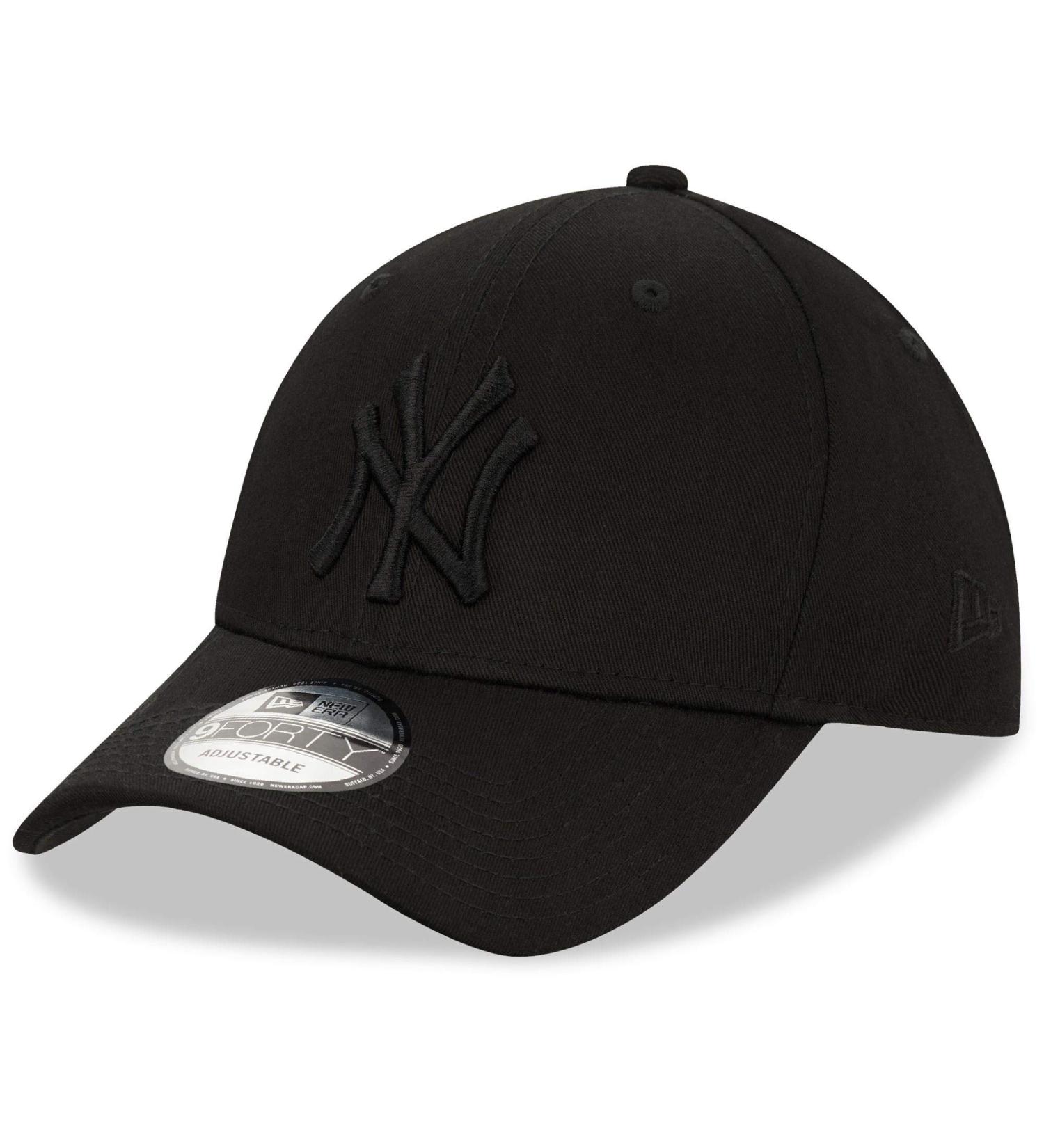 New Era New York Yankees League Essential 9forty Snapback Cap - Black | One Size | International Shipping Available - Buy Online on GoSupps.com