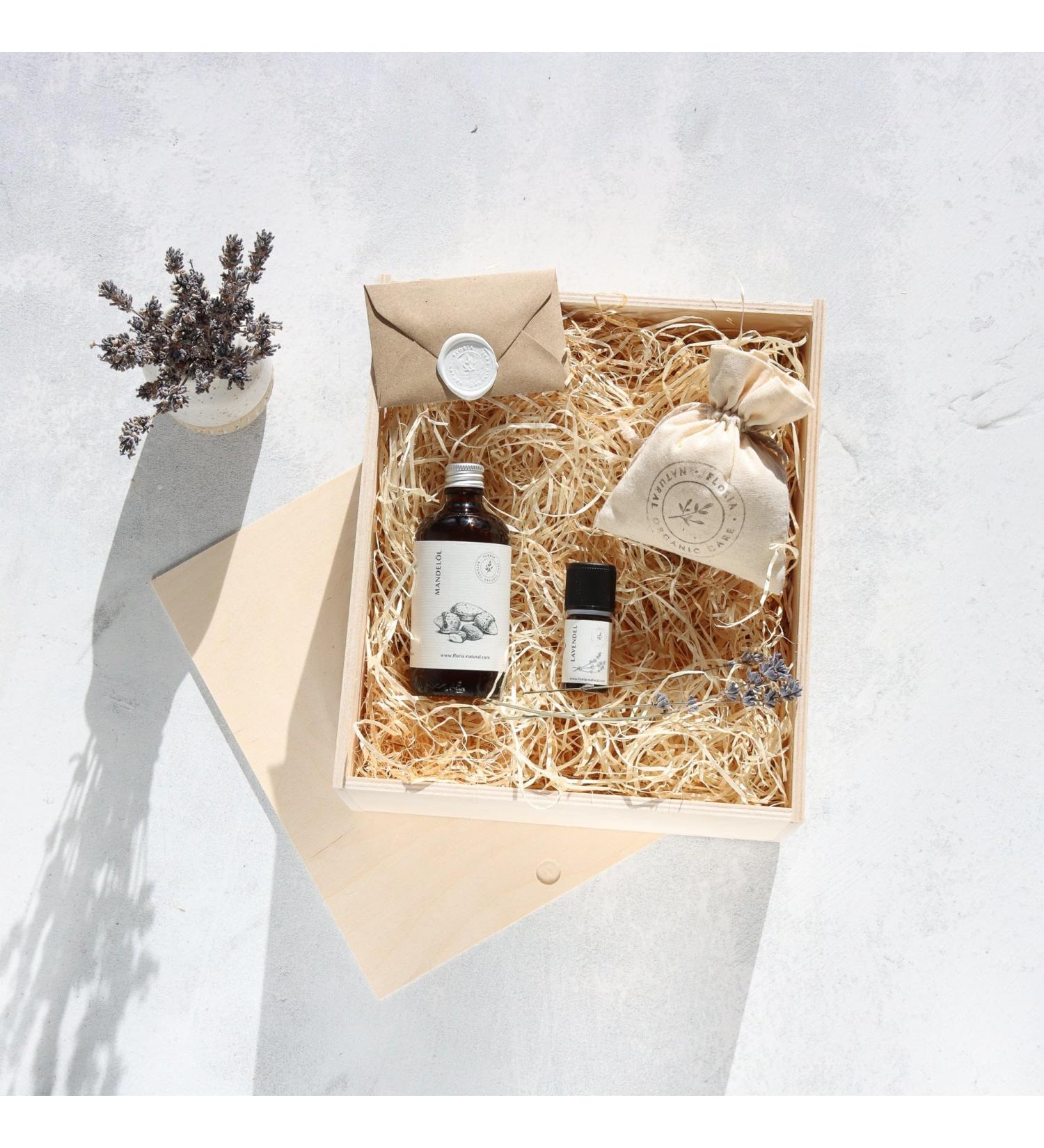 Floria Natural Organic Gentle Care Kit I Apricot Oil I Lavender Oil I Massage Brush I For Baby to Mature Skin Naturally Tolerated I Gift