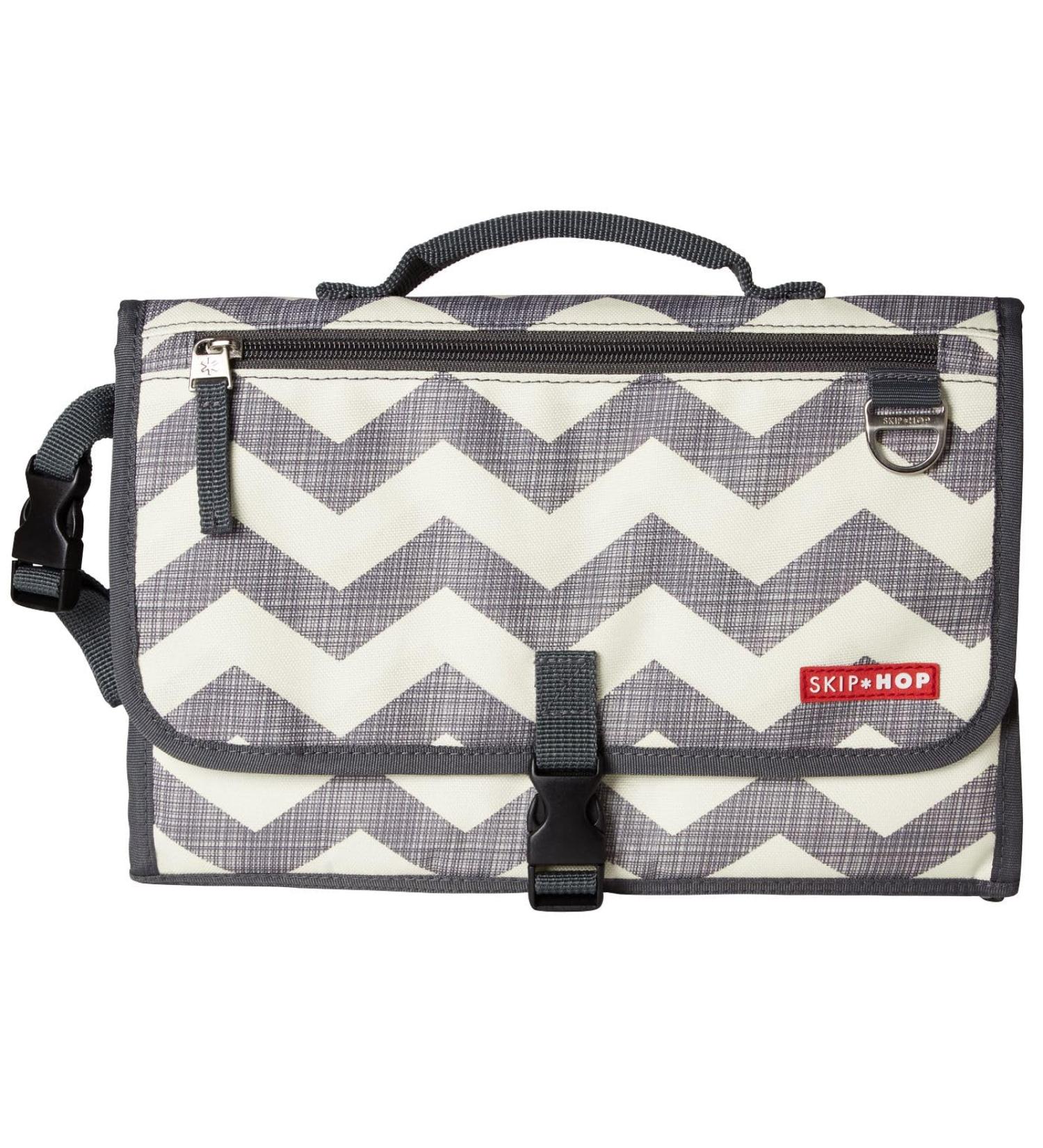 Skip Hop Pronto Mini Wickeltasche Chevron - Stylish and Convenient - Buy Online on GoSupps.com
