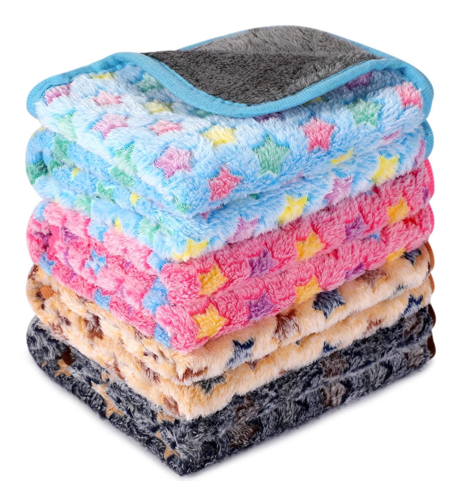 Buy NAMALU 4 Waterproof Guinea Pig Fleece Ceiling Inserts | Absorbent Reusable Pipi Pads for Small Dogs & Guinea Pigs | Star Pattern (30 x 30 cm) - Buy Online on GoSupps.com