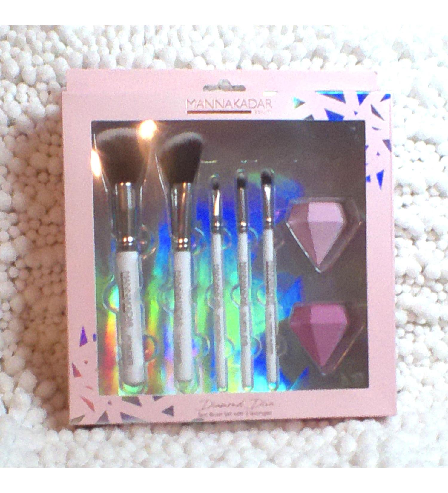 Manna Kadar Diamond Diva 5pc Brush Set & 2 Sponges - Premium Makeup Tools for Flawless Application | International Shipping Available - Buy Online on GoSupps.com