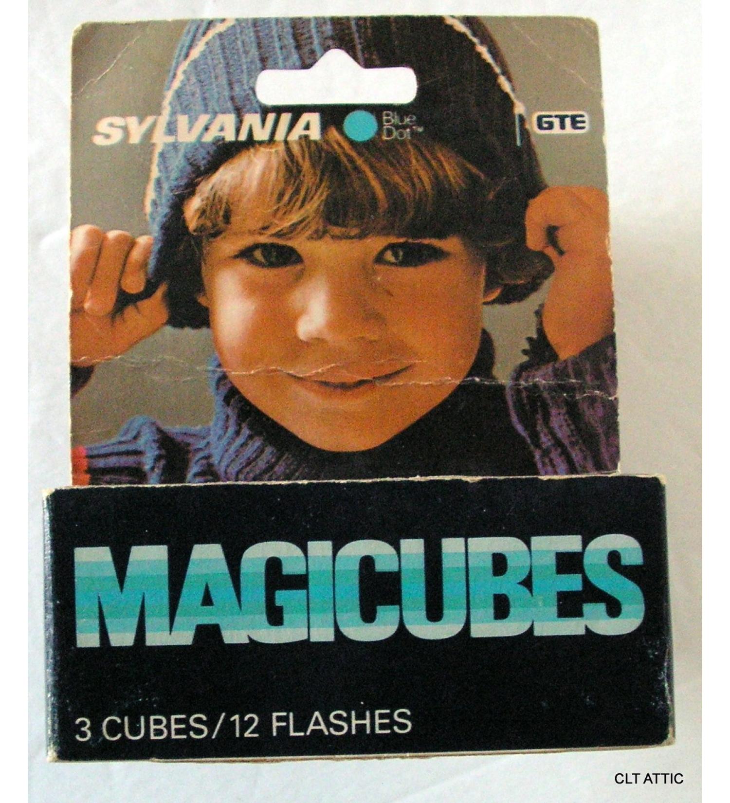 Sylvania Blue Dot MAGICUBES MAGICUBES for X-Pattern Camera Mount Sockets 3 Cubes / 12 Flashes