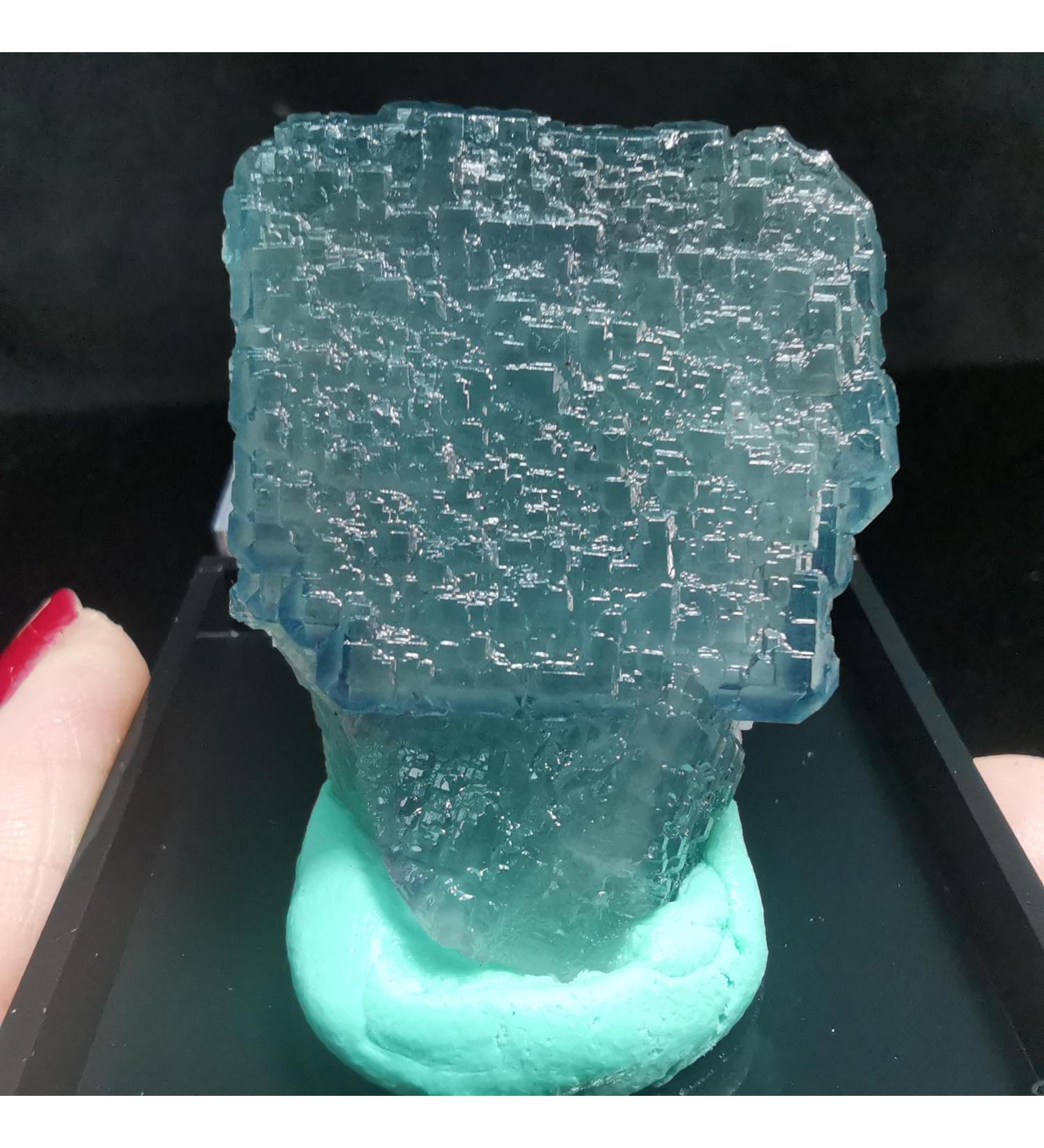 Yenoshi Natural rare blue green fluorite mineral stone home decoration healing energy round vein teaching collection ornaments (free box