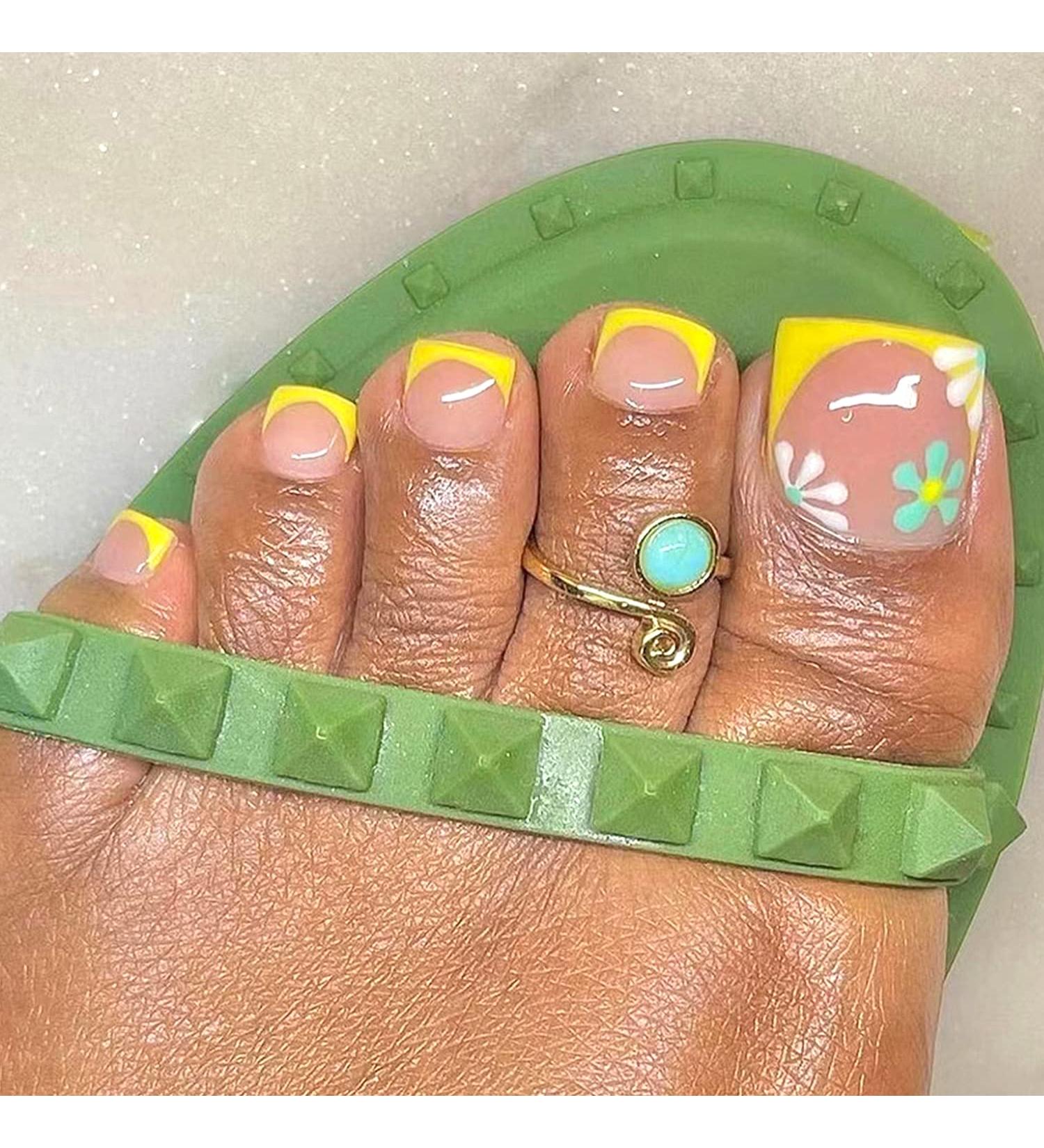 White Rose Coffin Fake Toe Nails - Exquisite Daisy Designs | 24Pcs Stick-on Toenails with Glue for Women - Buy Online on GoSupps.com
