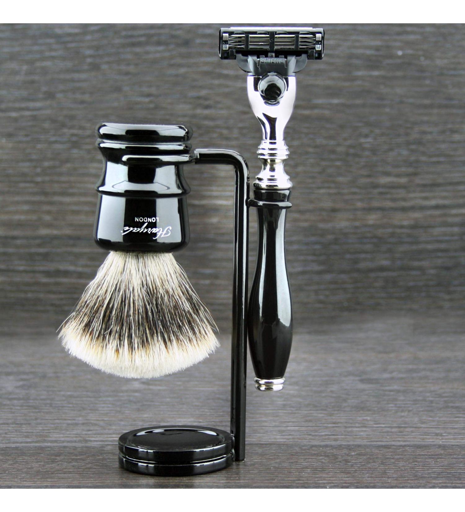 Deluxe shaving set with badger hair triple twist cassette and stand