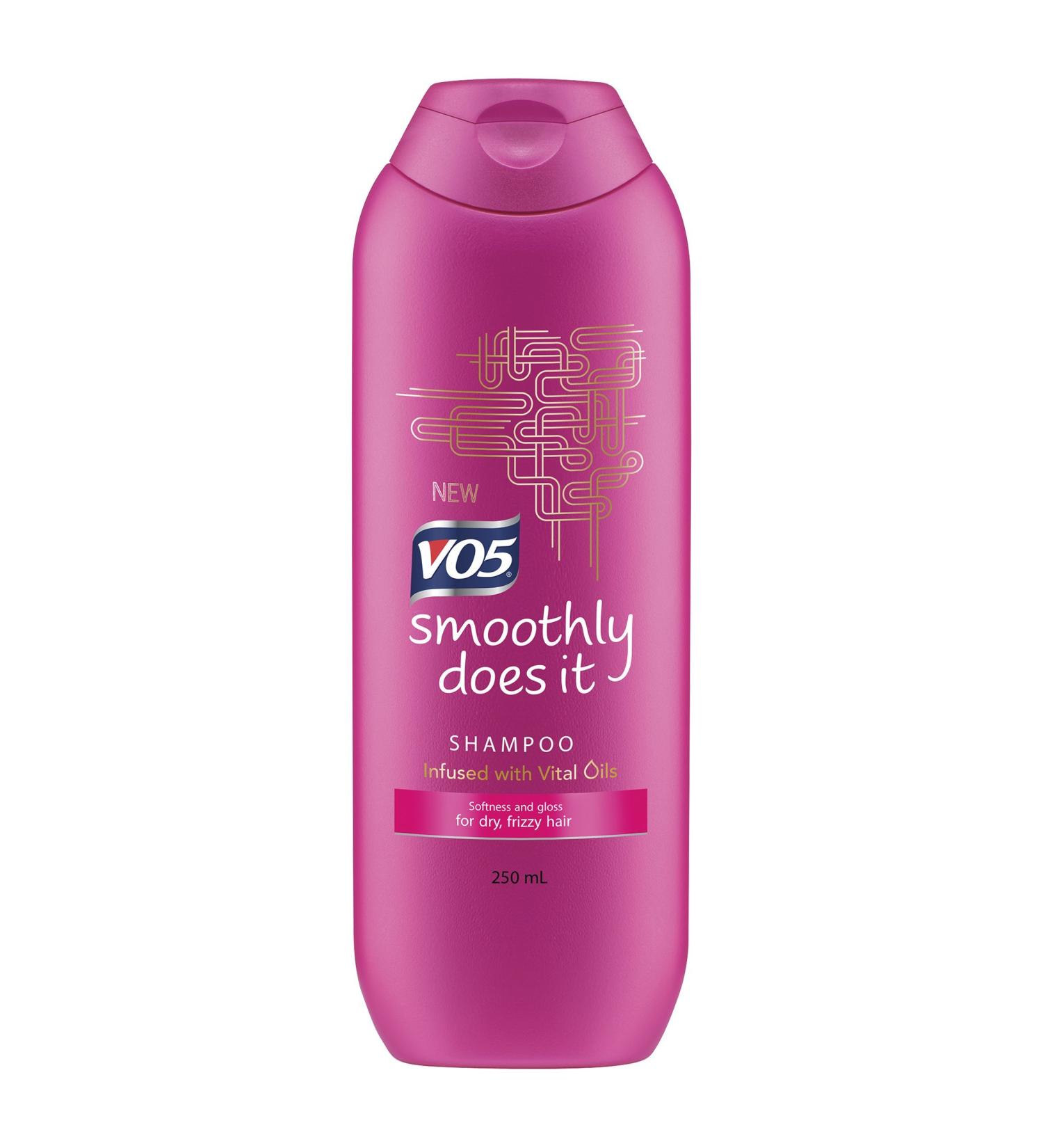 VO5 Smoothly Does It Shampoo 250 ml by OV
