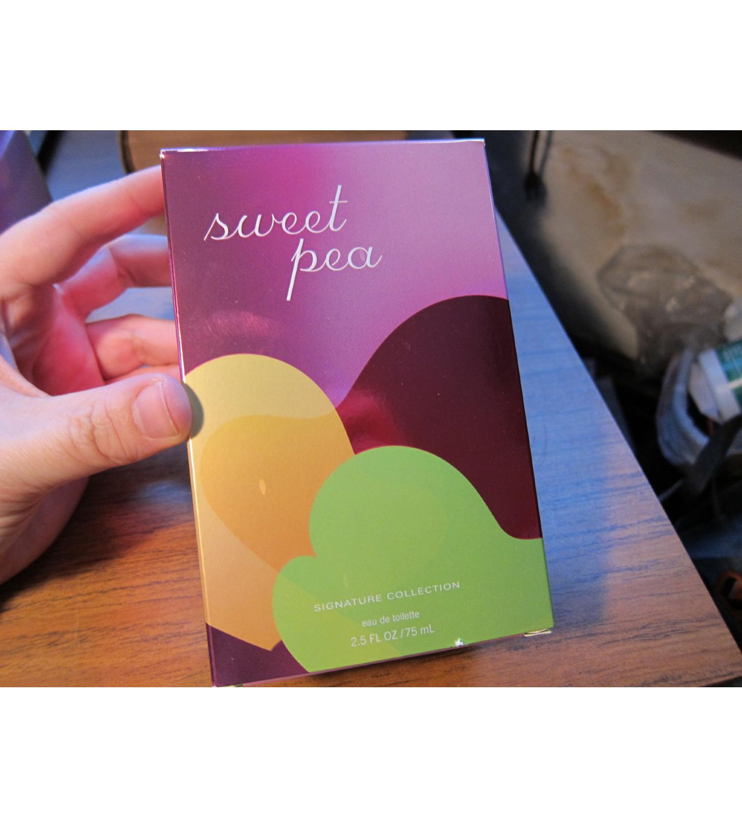 Bath and Body Works Sweet Pea Eau De Toilette Perfume Spray 2.5 Ounce Decorative Collectors Bottle New In Box