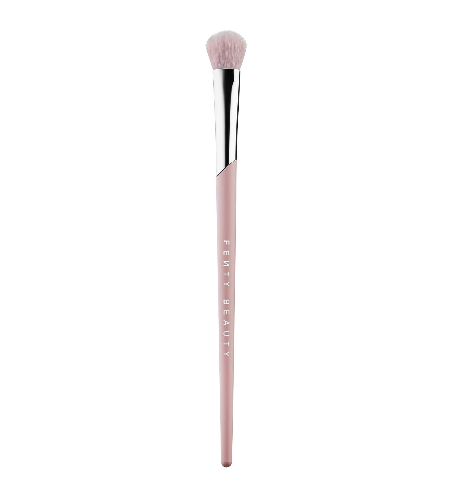 Fenty Beauty by Rihanna Plush Eyeshadow Brush 240