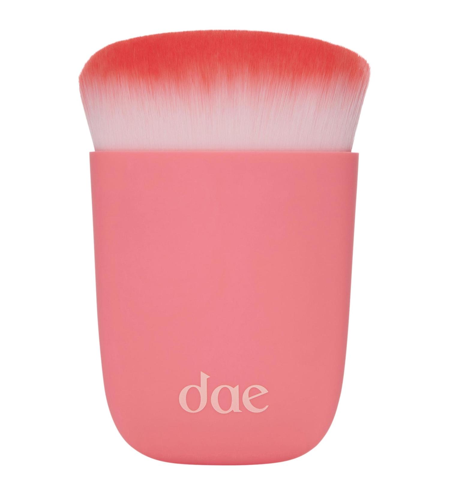 Shop dae Fairy Duster Dry Shampoo Blending Brush Online - Best Price & International Shipping - Buy Online on GoSupps.com