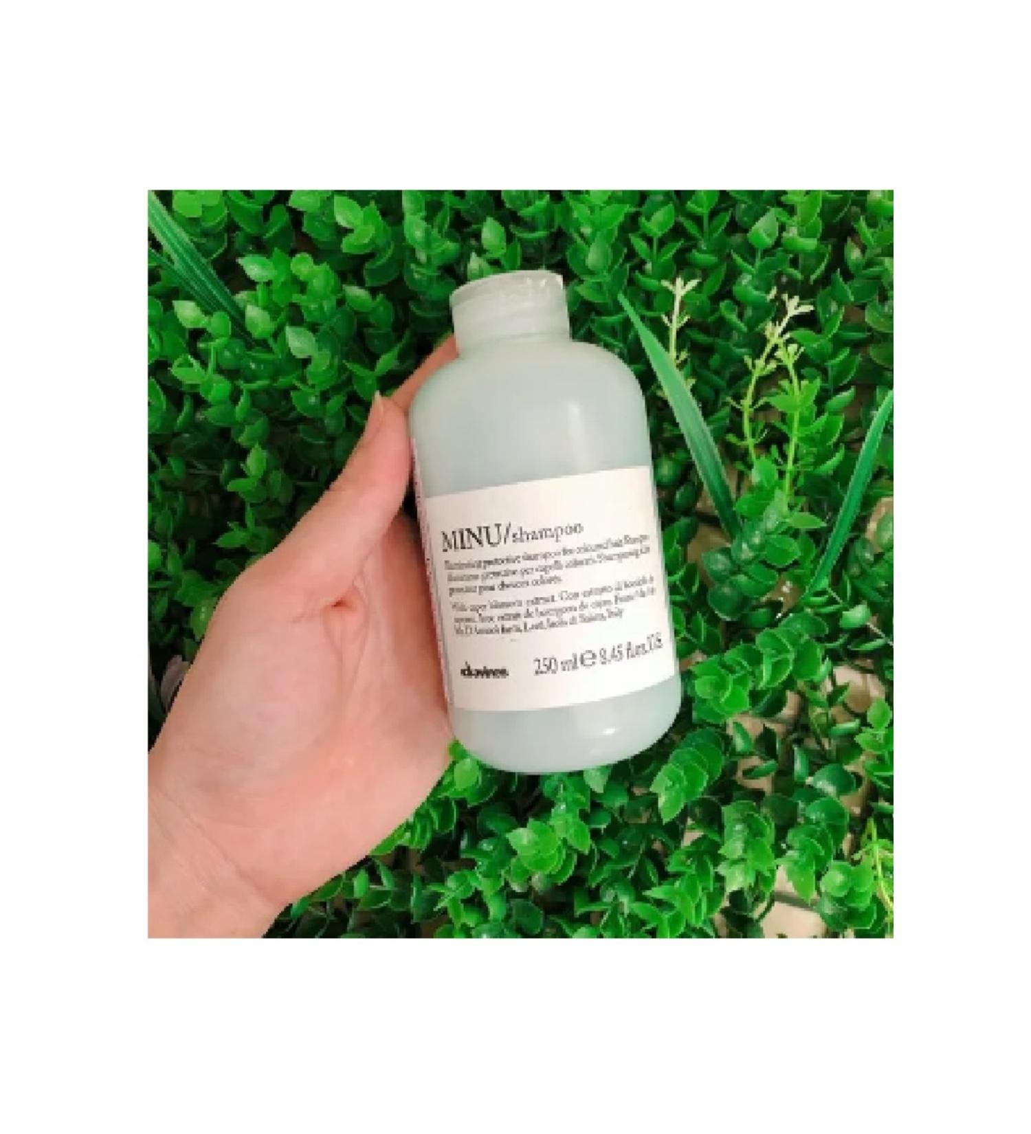 Davines Minu Detangling Shampoo with Maximum Hydration 75056 (Vegan friendly 8.45 fl)BSecrets.Y185