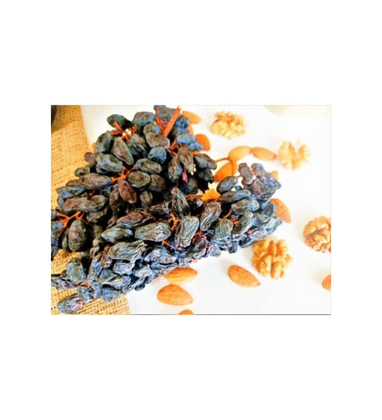 Black Raisins with Branches (500 GR)