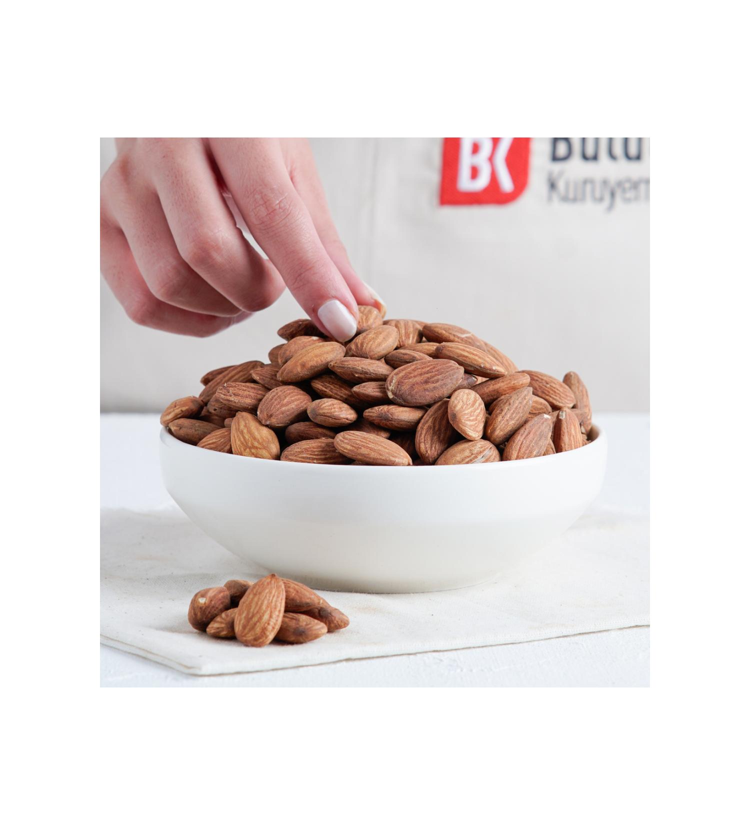 CLOUDS NUTS ALMOND KERNEL RAW LOCAL 250 GR - Buy Online on GoSupps.com