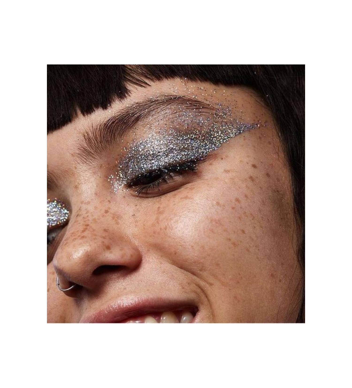 Article Glitter Eye Glitter Eyeshadow Face and Body Glitter Party Glitter Makeup Glitter 5 ml Card Silver - Buy Online on GoSupps.com