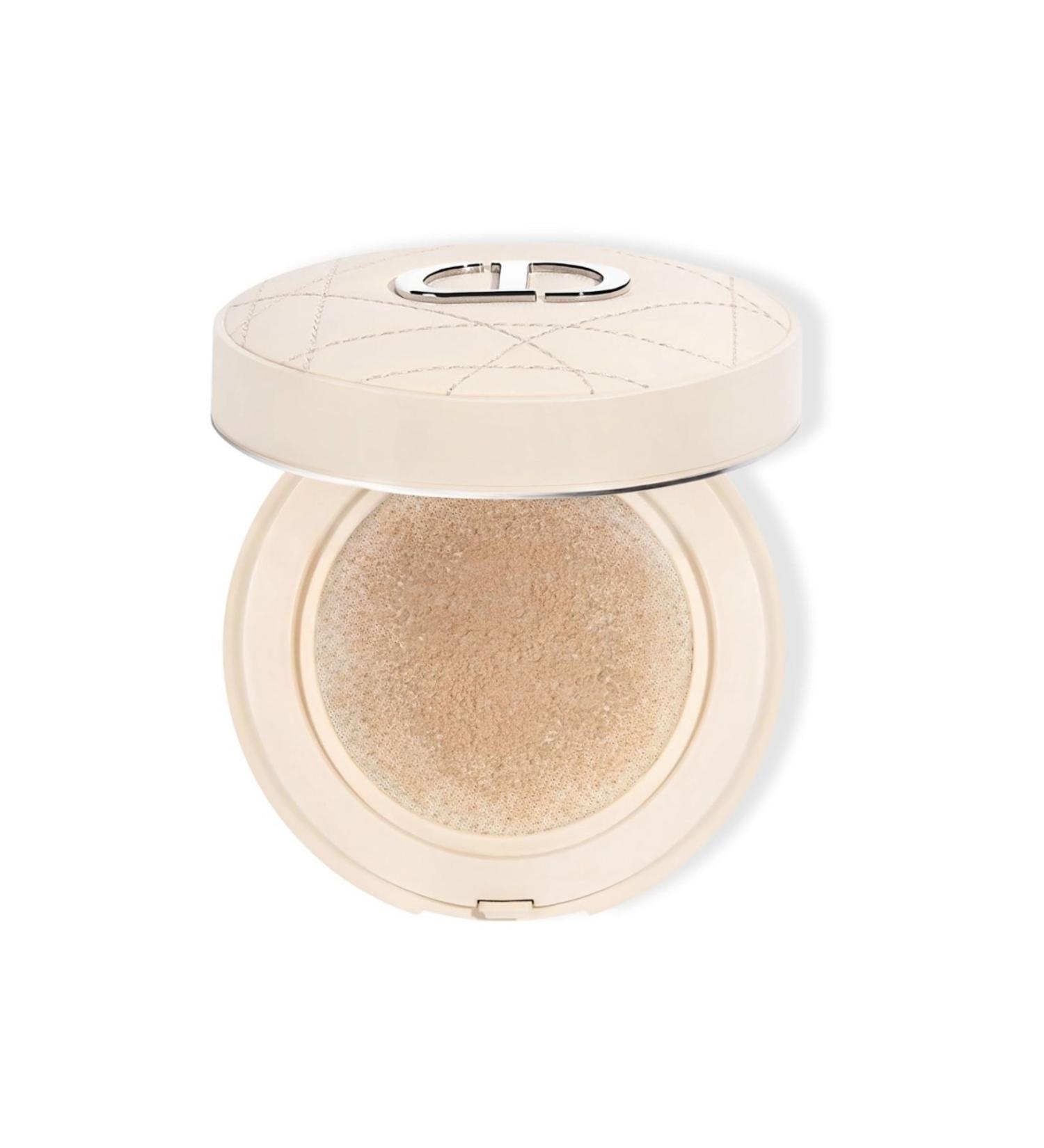 Dior FOREVER P LLOW POWDER F X NG POWDER 040 FOR AN EVEN MATTE AND NATURALLY LIVELY SK N DEMBA4247