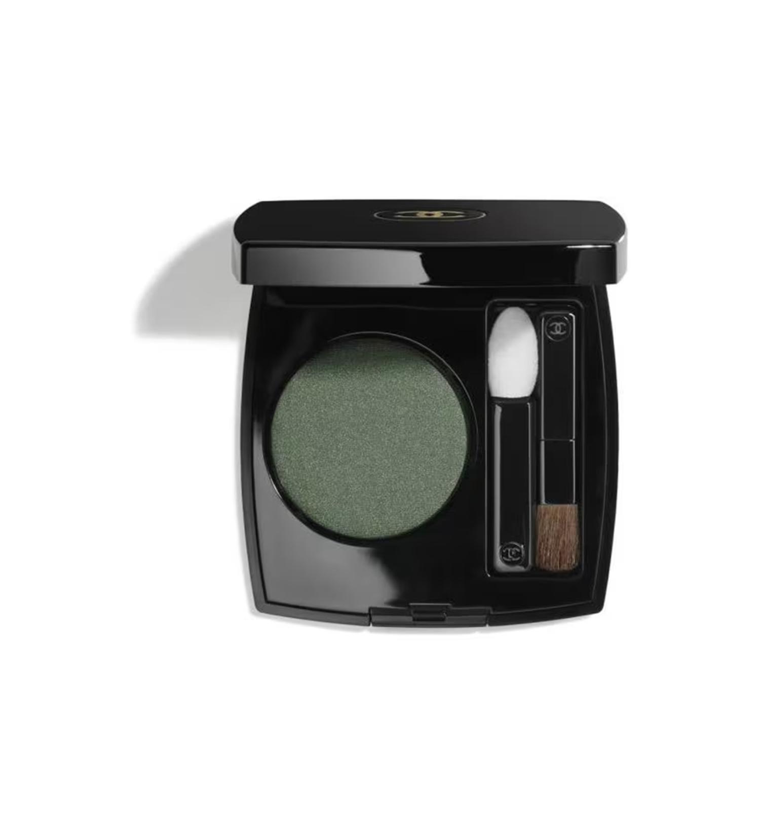 Chanel - Long-Lasting Powder Eyeshadow - OMBRE PREMI RE - 18 Verde (2.2 g)
