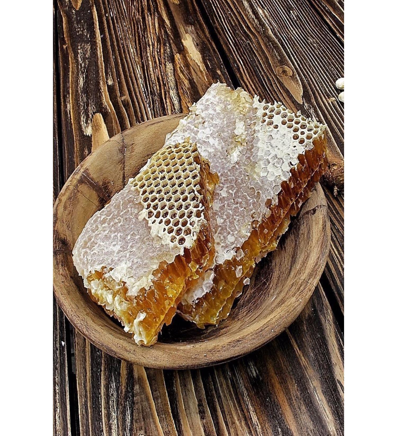 Local Comb Honey (1kg)