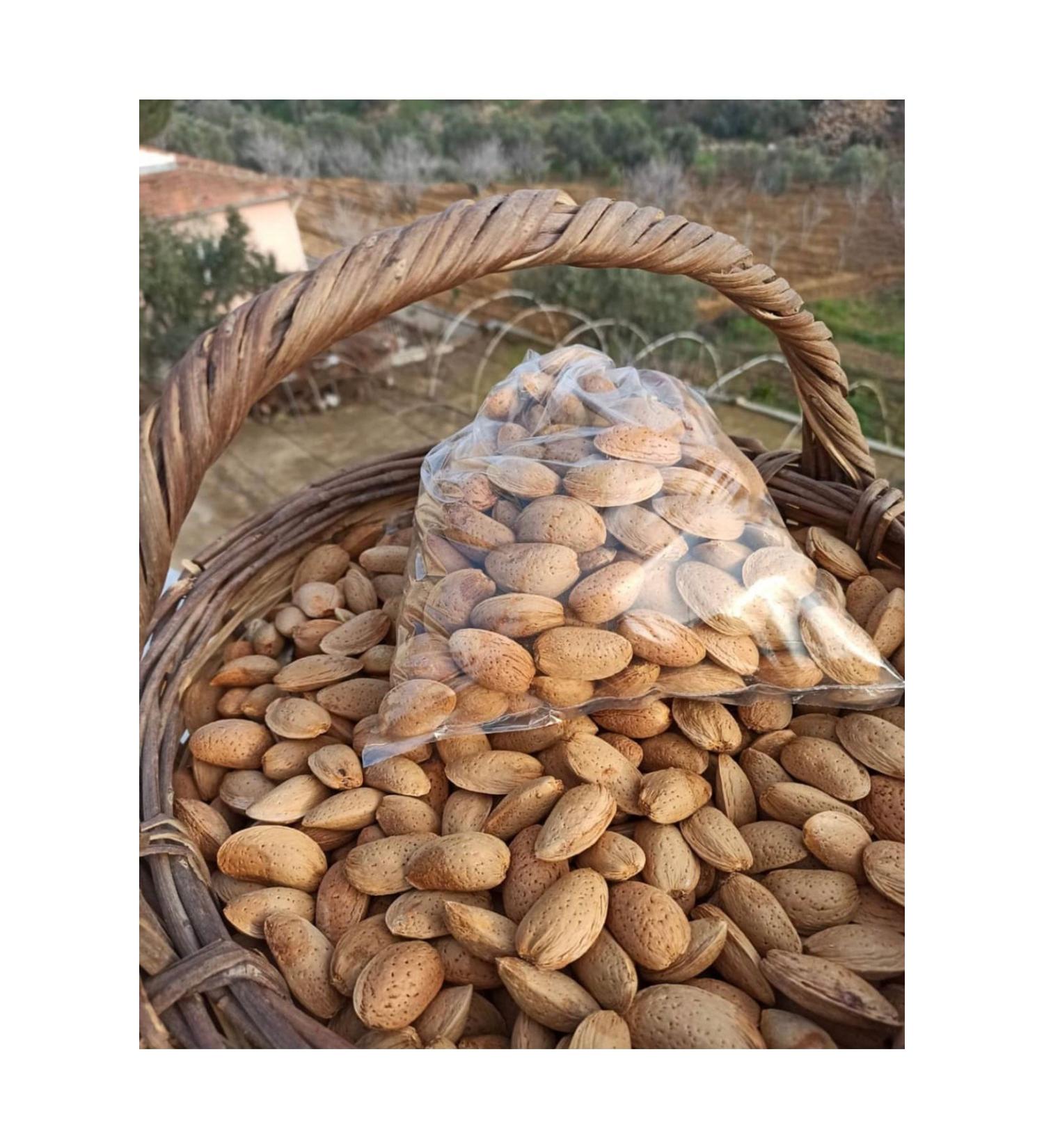 VILLAGELIFE Shelled Almonds 1 Kg