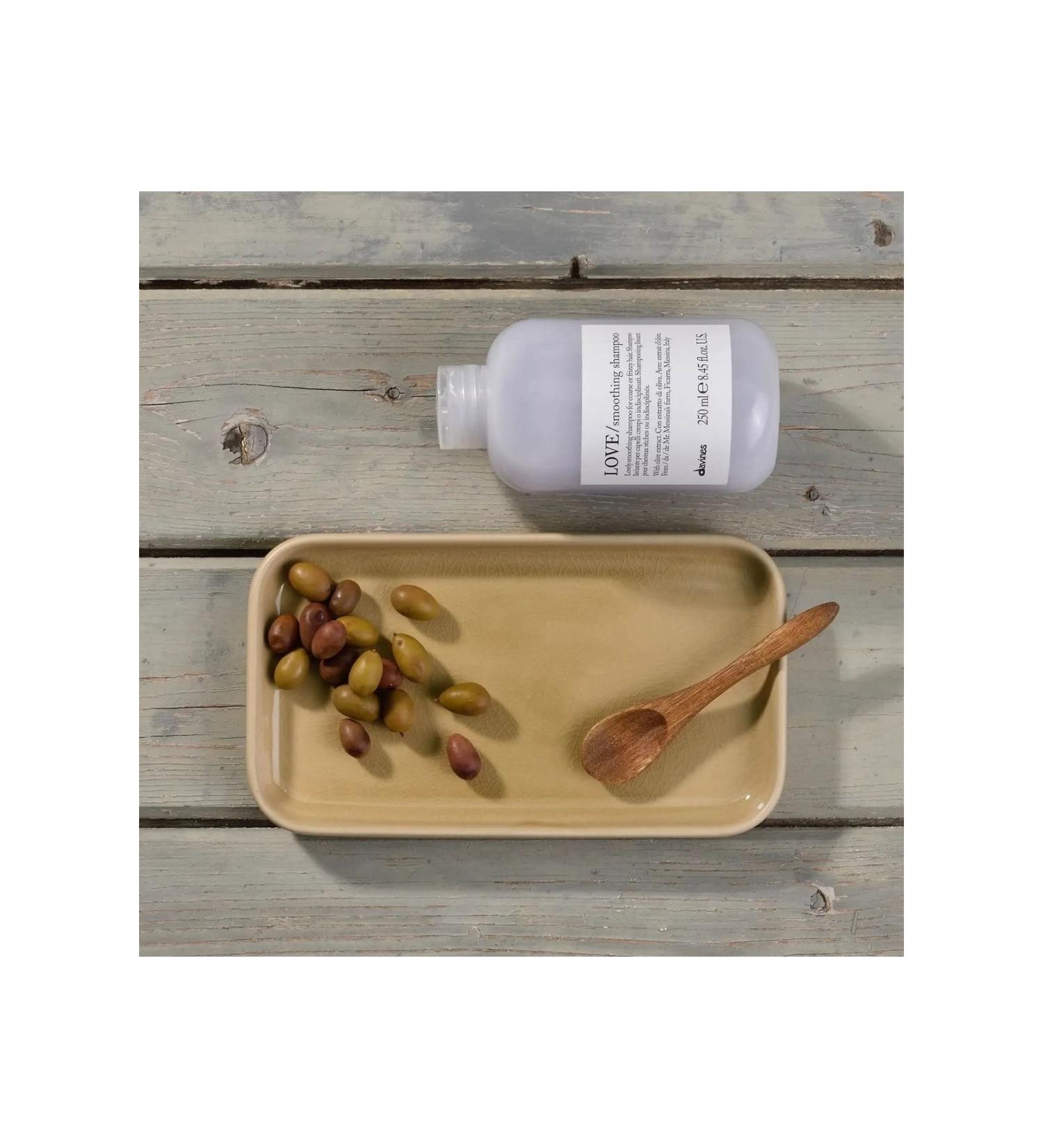 Davines Love Smoothing Anti Frizz for Wavy and Curly Hair 250 Ml/GEMF4DS7GG5