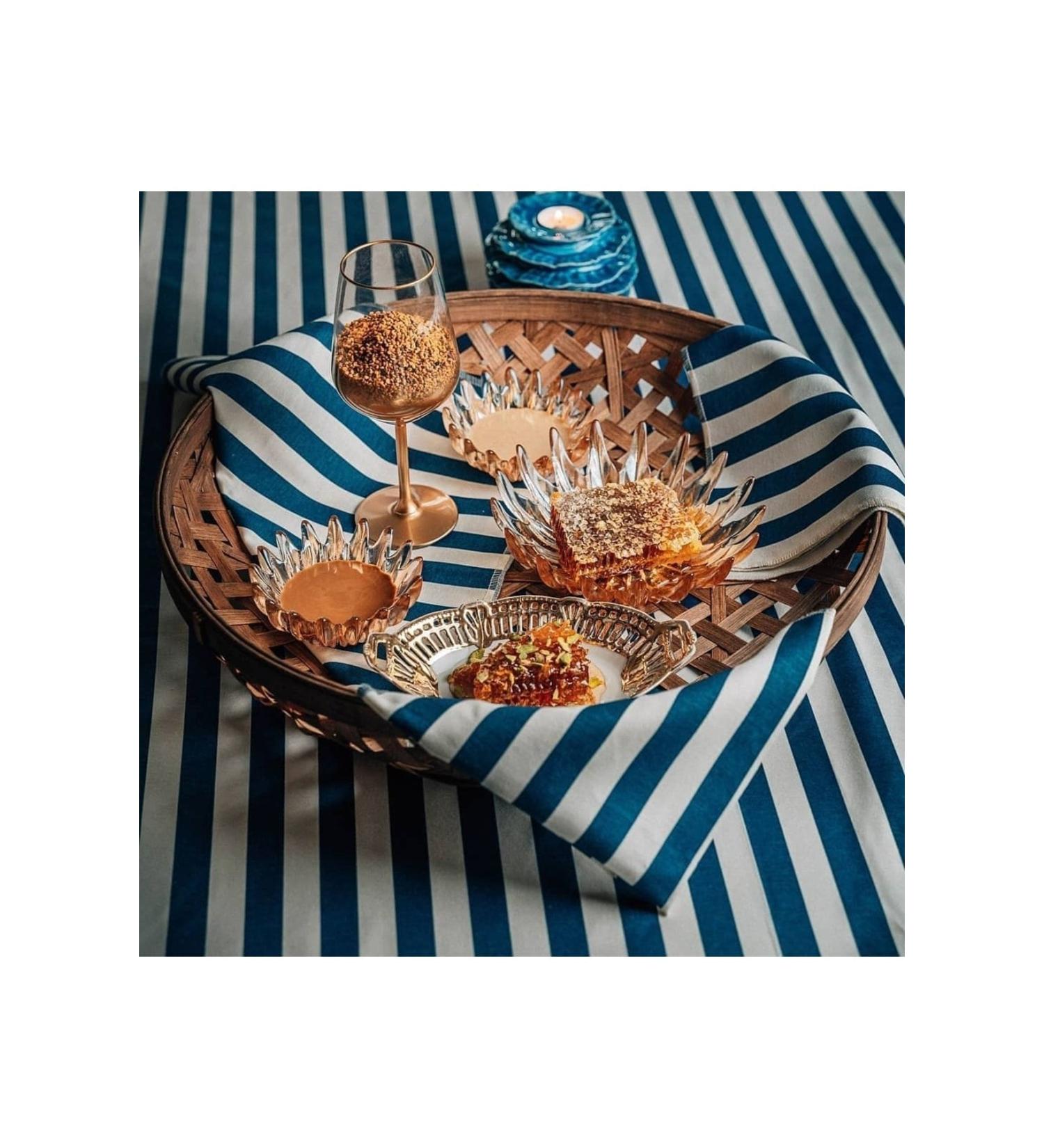 generous honey Generous Hakkari Karakovan Comb Honey (1 BOX CONTAINS NET 1850 GR COMB HONEY)