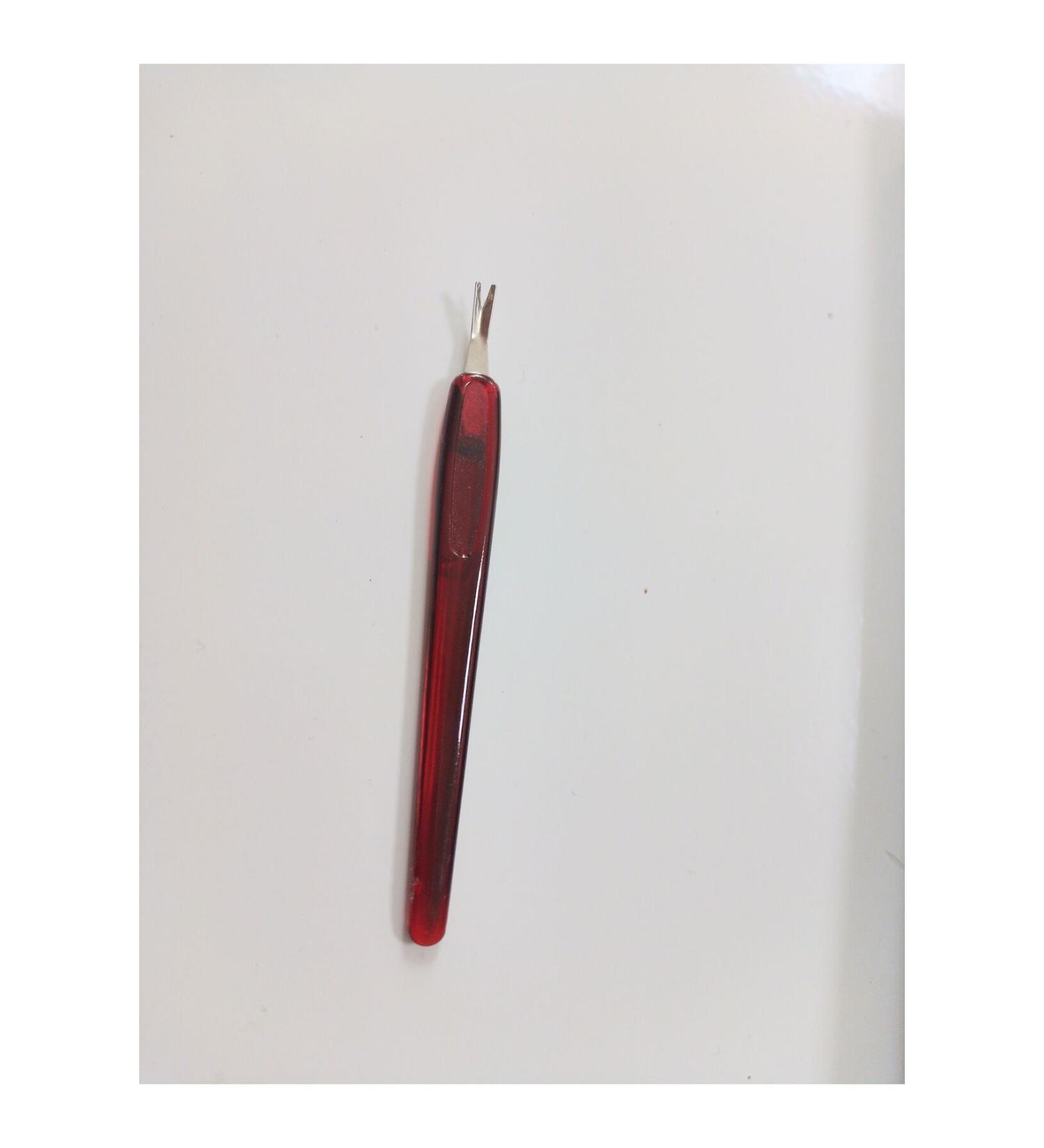 A LAR COSMETICS CUTICLE COMEDO