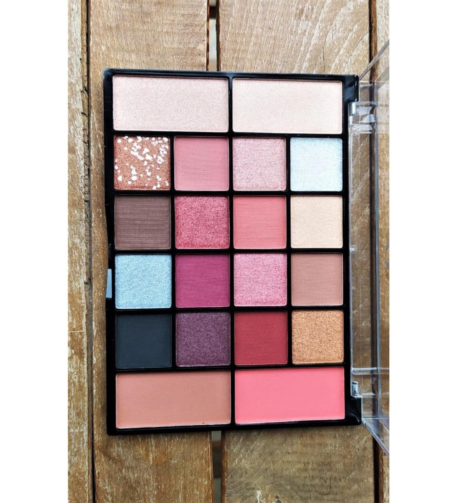 Madam accesorize Rp Coffee(highlighter+blush+glitter+sparkly and matte eyeshadow)