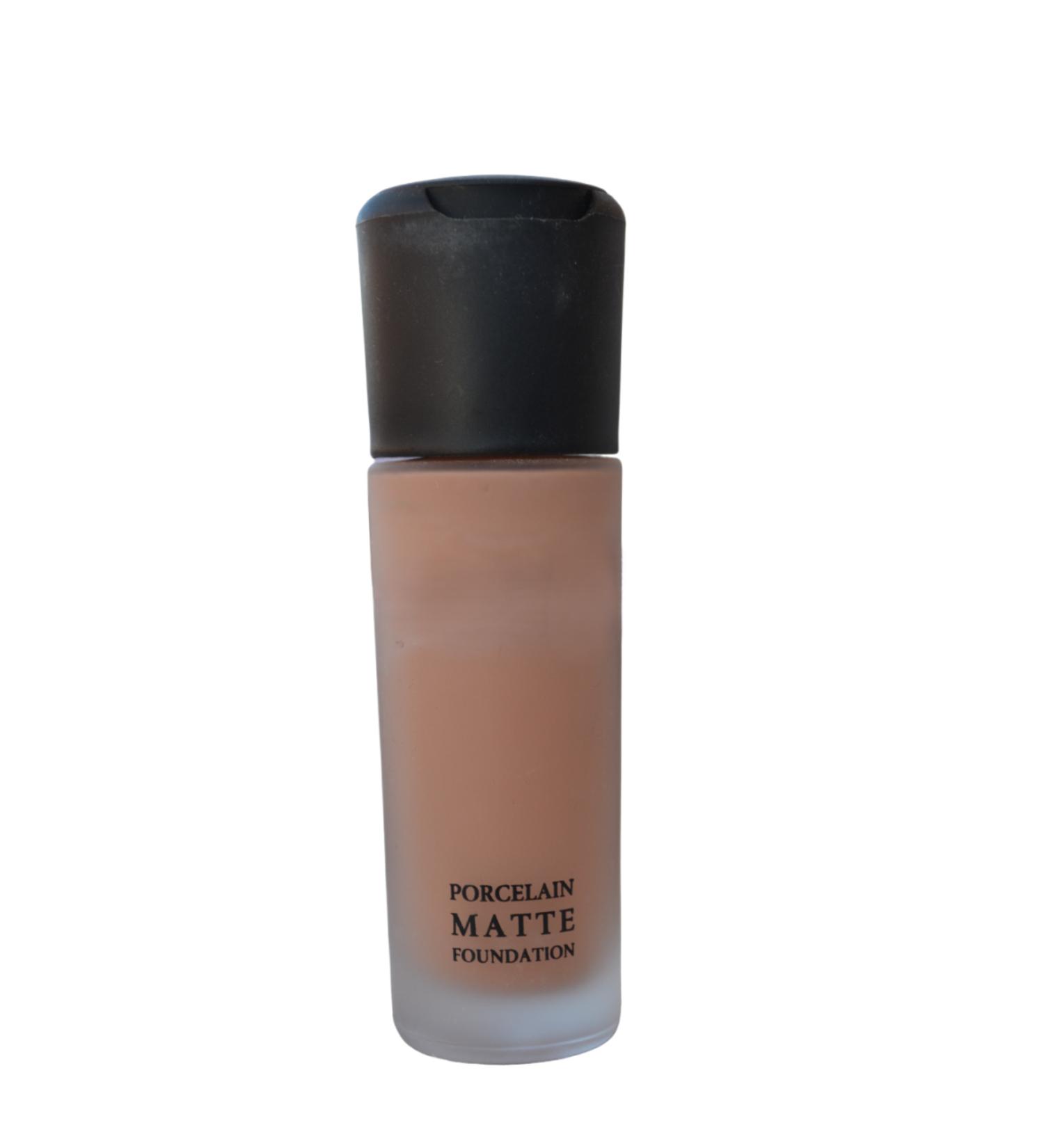 Royal Paris Foundation Mc Ellyn Porcelain Matte Foundation 04