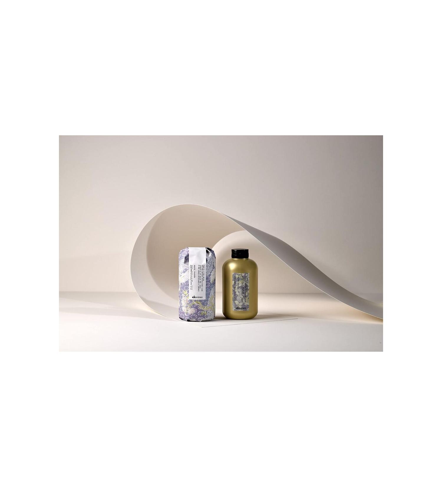 Davines Anti-Frizz Hair Oil: Curl Gel Oil 250 ml - Buy Online on GoSupps.com