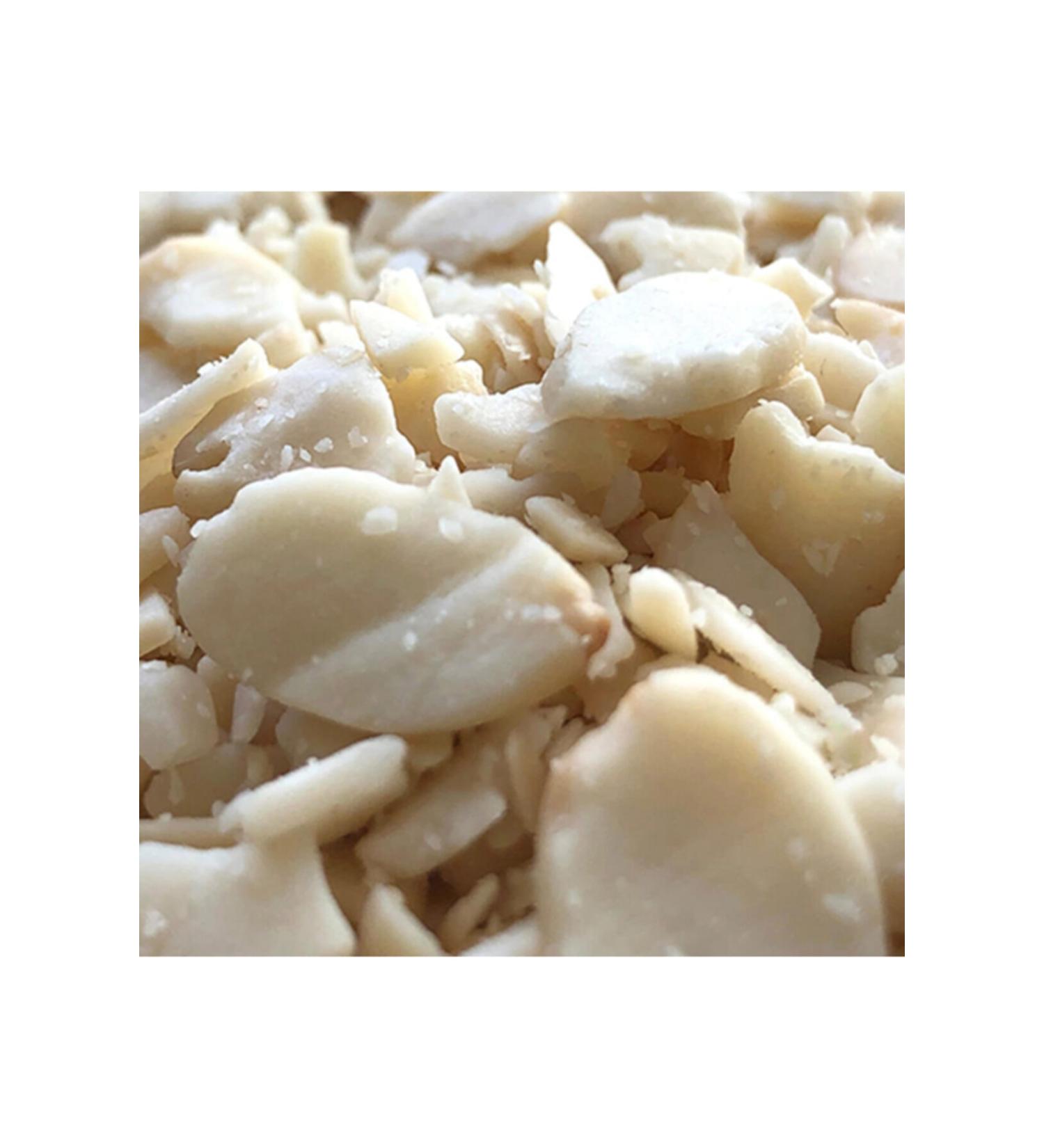 Pistachio Market Filed Almond Kernels 500 gr