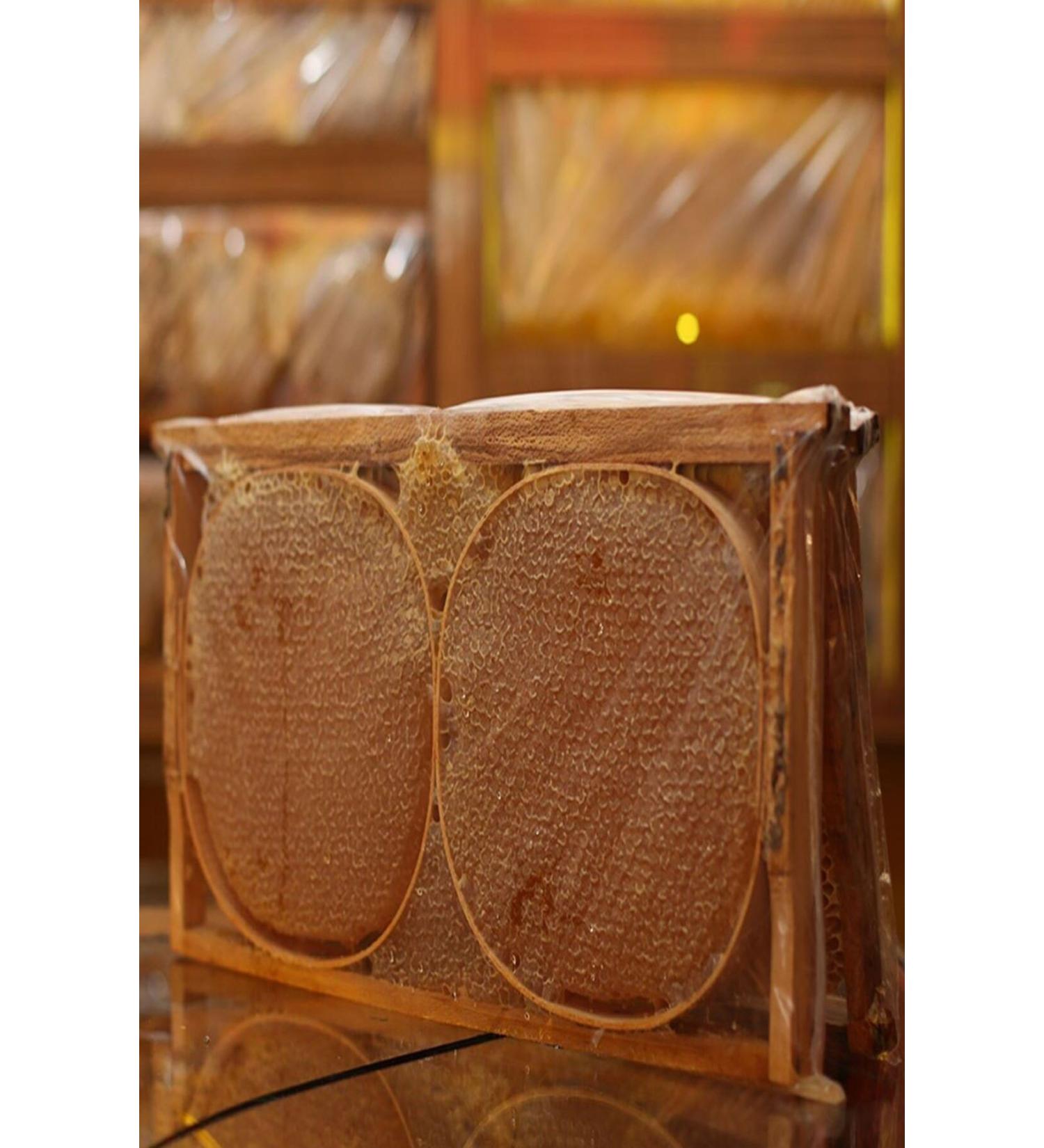 APPROVAL LOCAL PRODUCTS Organic Pure Karakovan Comb Honey 1 kg