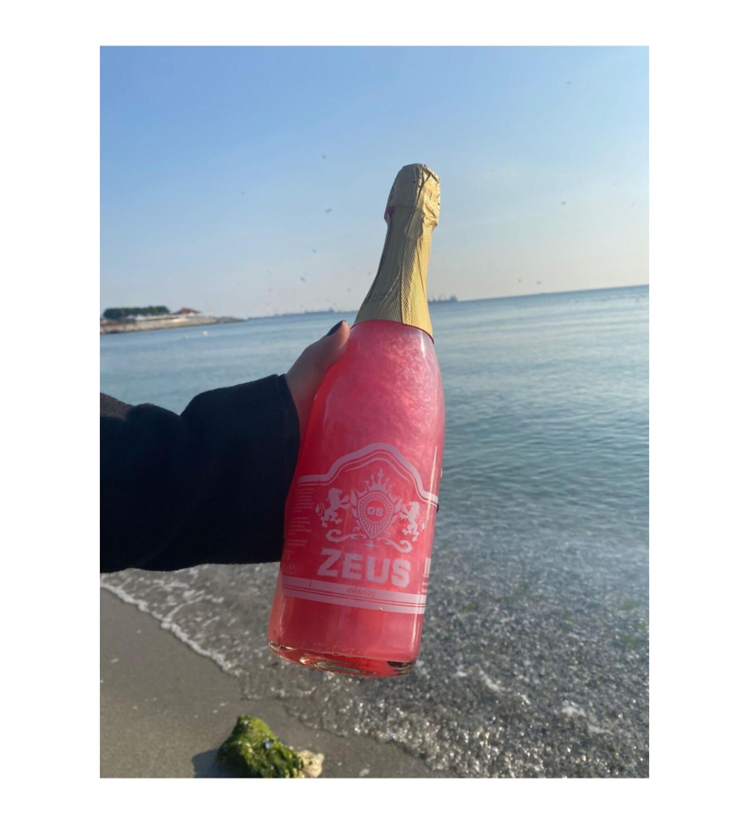 OS ZEUS Non-Alcoholic Sparkling Strawberry Flavored Carbonated Drink