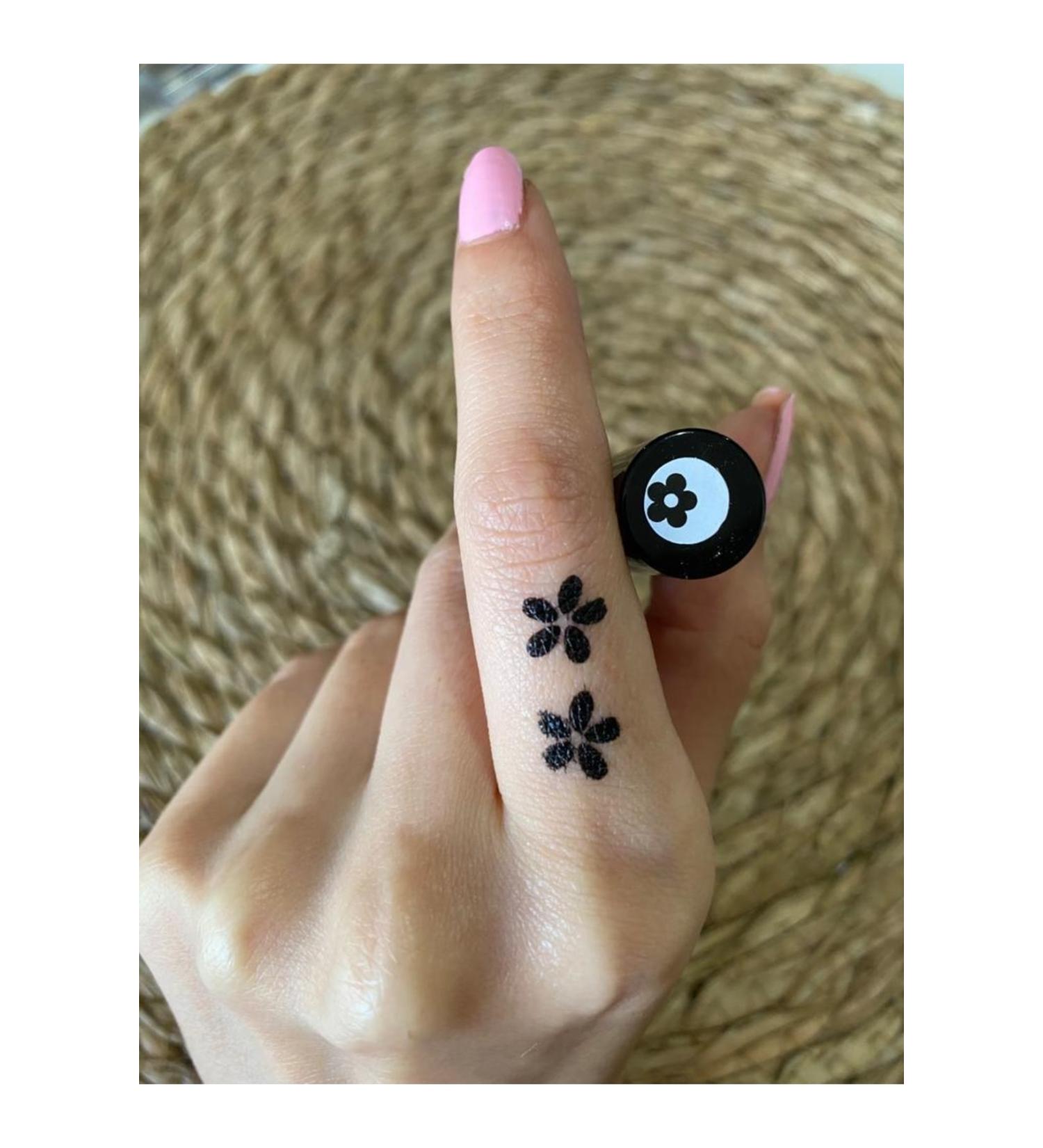 LAR N Cosmetics Flower Patterned Thick Tip Double-Sided Pencil Eyeliner