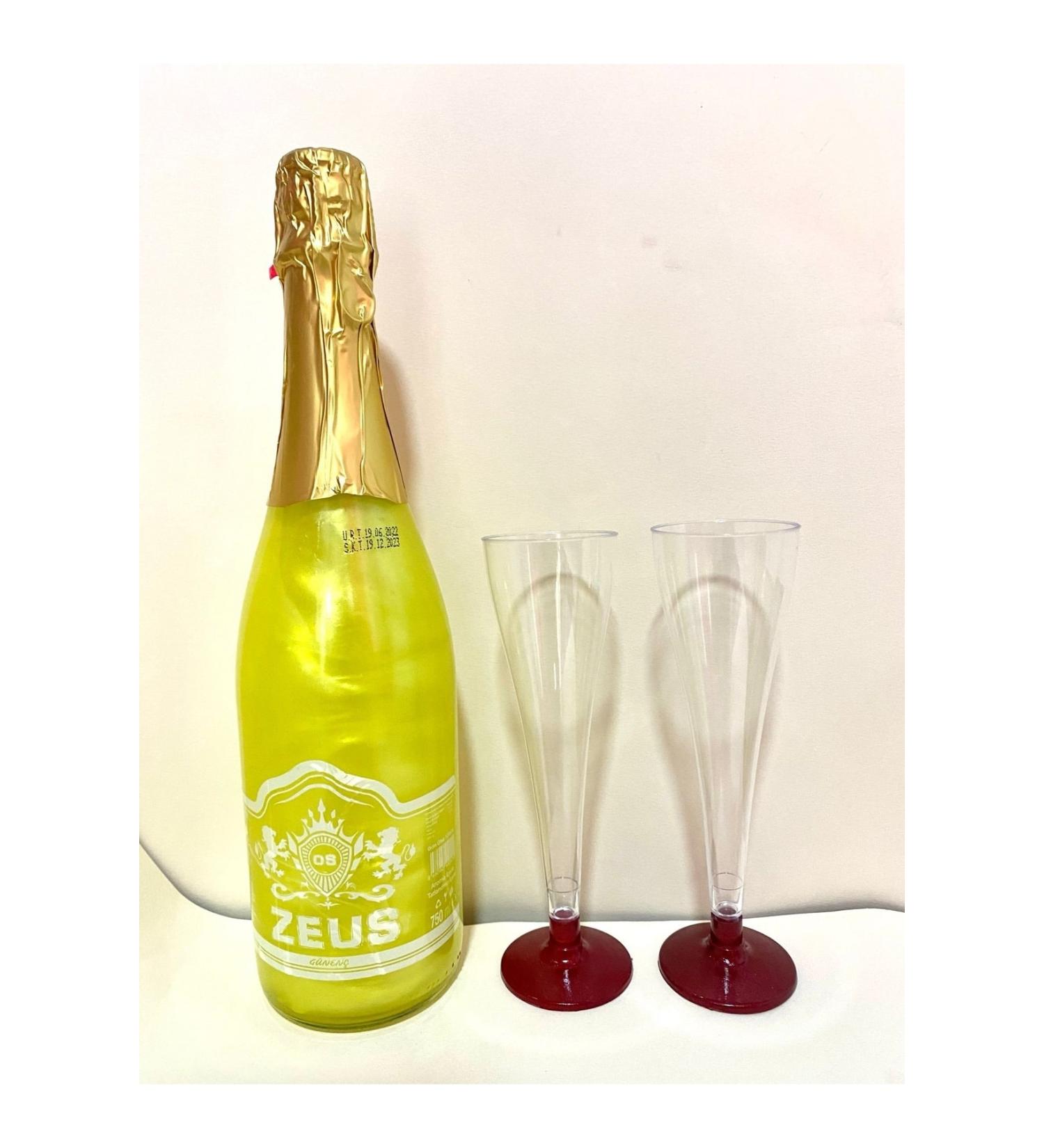 OS ZEUS Banana Flavored Non-Alcoholic Carbonated Drink and 2 Glasses