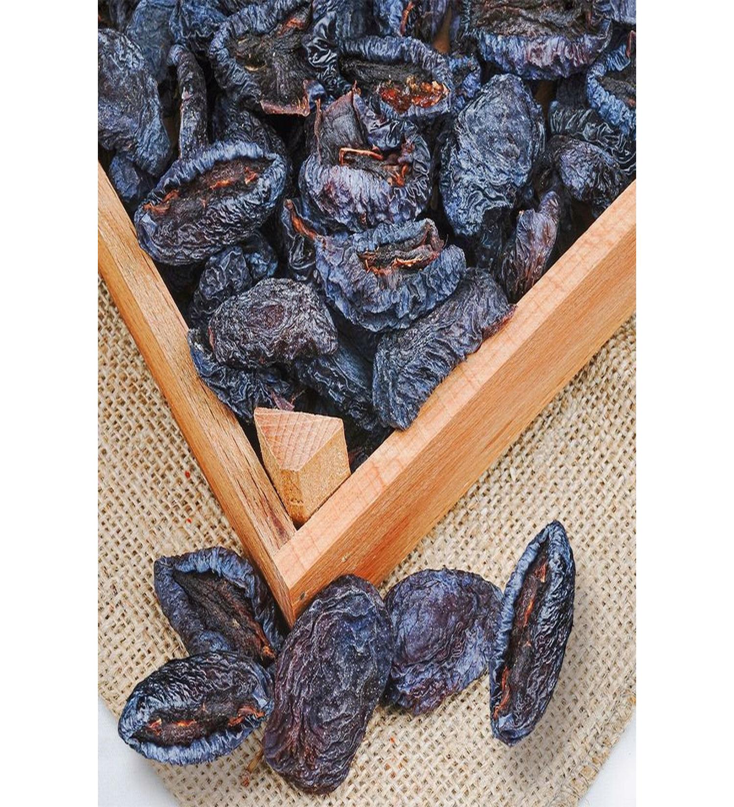 Local Dried Plums Seedless 500 Gr.