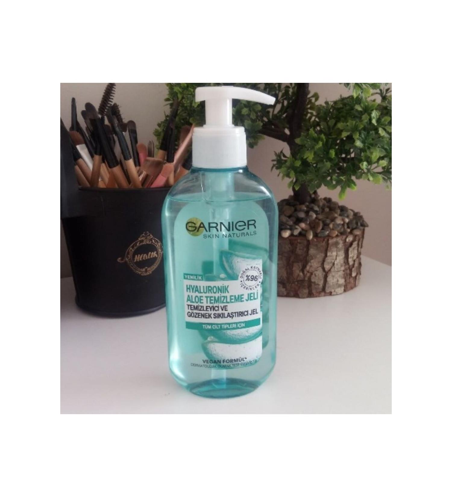 Garnier Skin Naturals Hyaluronic Aloe Cleansing Gel-200 ml - Buy Online on GoSupps.com
