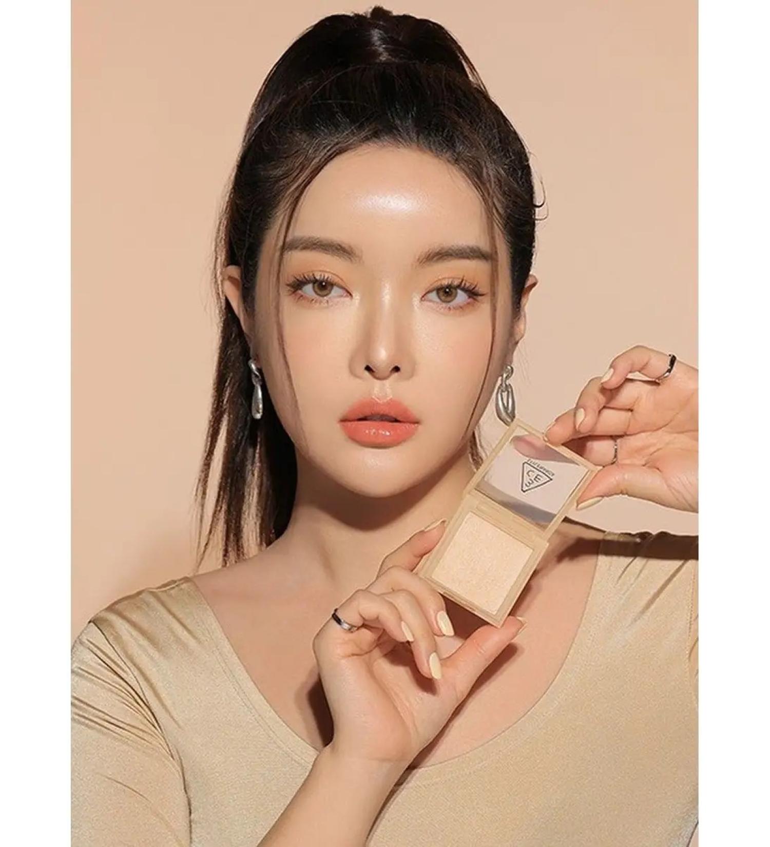 3CE Highlighter Stylenanda Face Highlighter Gentle Beige - Buy Online on GoSupps.com