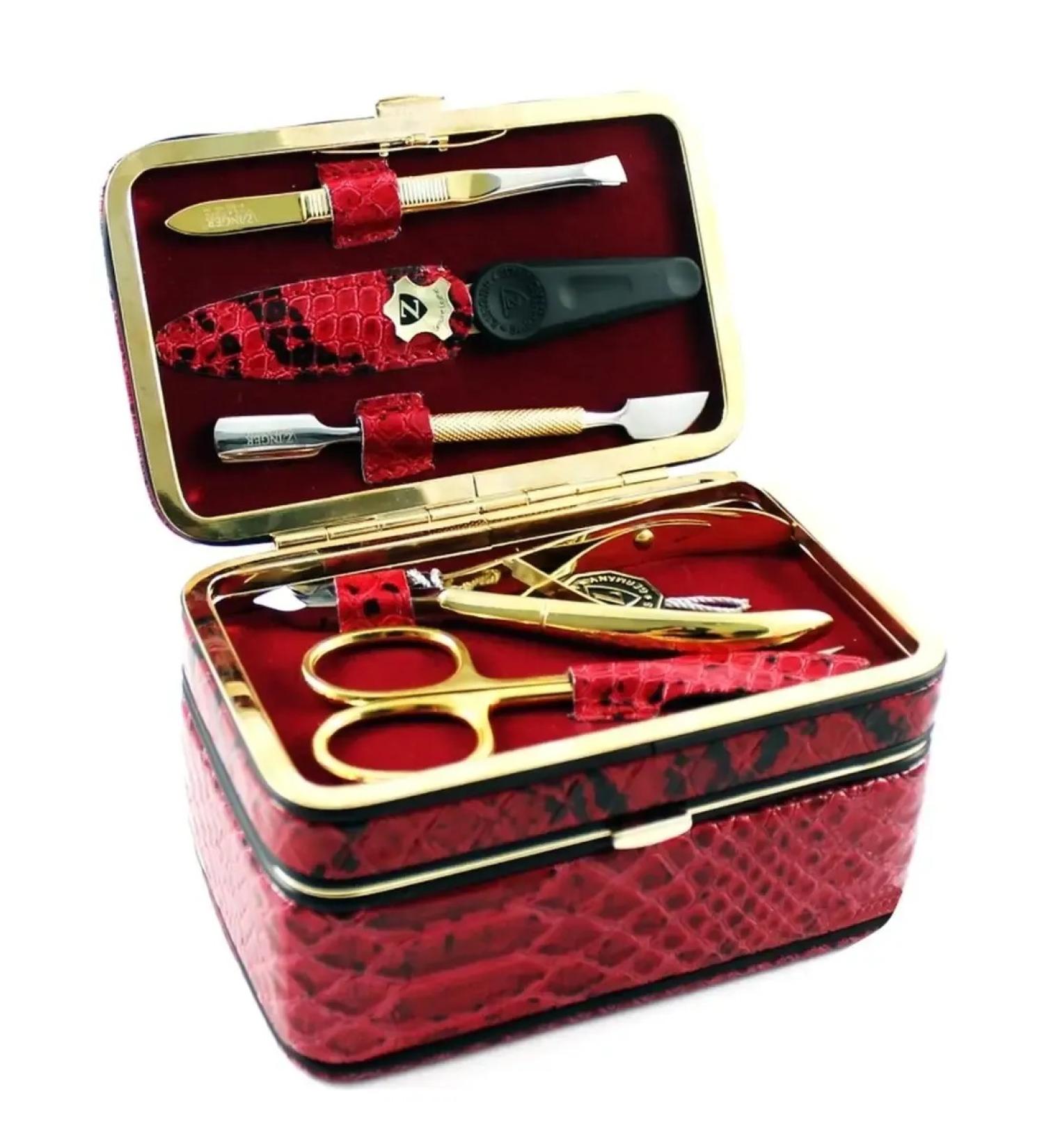 ZINGER A manicure set with a cosmetic bag of 5 items