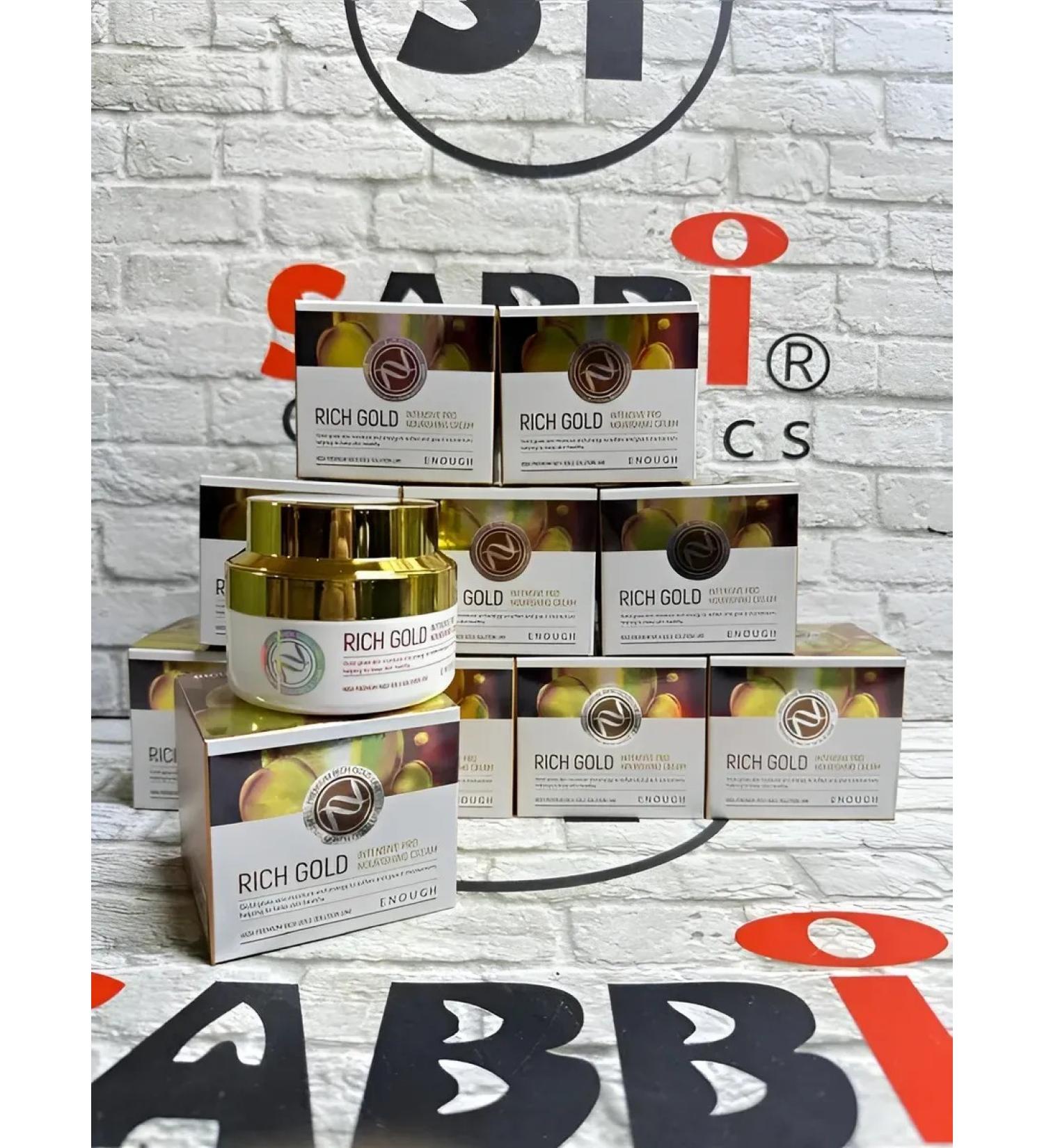 Cosmetics Restoring anti -aging face cream with gold