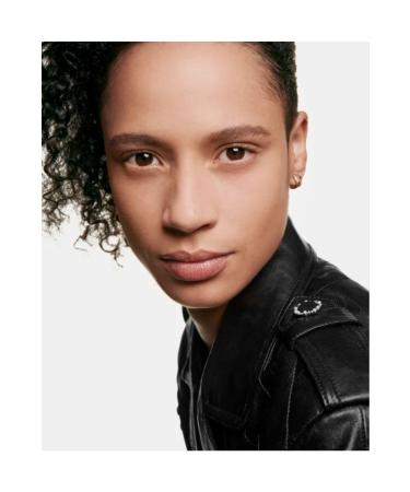 Chanel Ultra Le Teint Velvet Blurring Smooth Effect Foundation