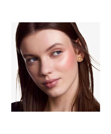 Dior Rouge Blush Colour Glow Shape & Highlight Duo has a matte and shiny gel content and a powder texture. - Buy Online on GoSupps.com