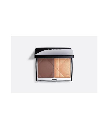 Dior Rouge Blush Colour Glow Shape & Highlight Duo has a matte and shiny gel content and a powder texture.