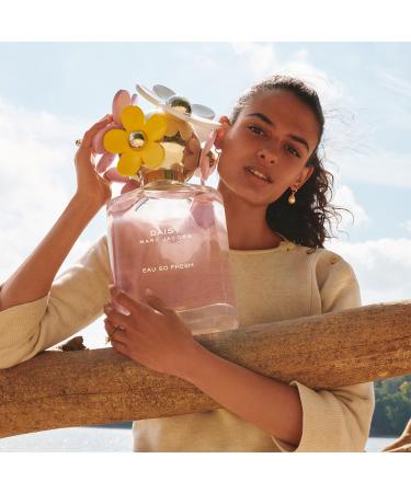 Discover Marc Jacobs Daisy Eau So Fresh Eau de Toilette Pen Spray 0.3 oz - Elevate Your Style Instantly! - Buy Online on GoSupps.com