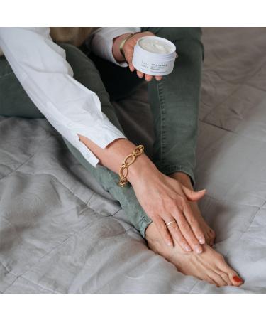 Discover Hey Honey Walk the Walk Propolis Foot Cream 5.0 oz - Elevate Your Style Instantly! - Buy Online on GoSupps.com