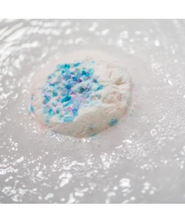 Discover LUSH Big Hugs Bathing Duo - Elevate Your Style Instantly! - Buy Online on GoSupps.com